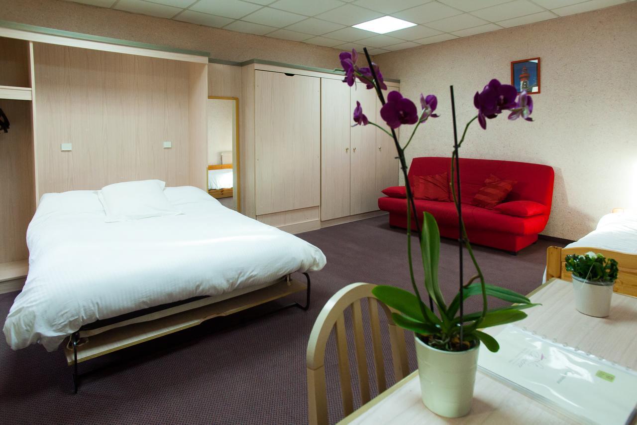 Logis Hotel Restaurant Le Commerce Guichen Екстер'єр фото