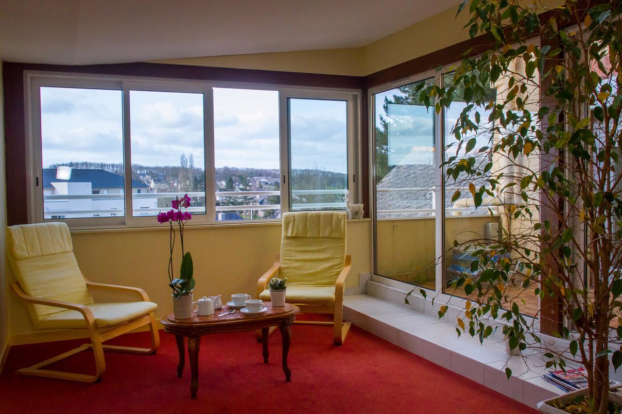Logis Hotel Restaurant Le Commerce Guichen Екстер'єр фото