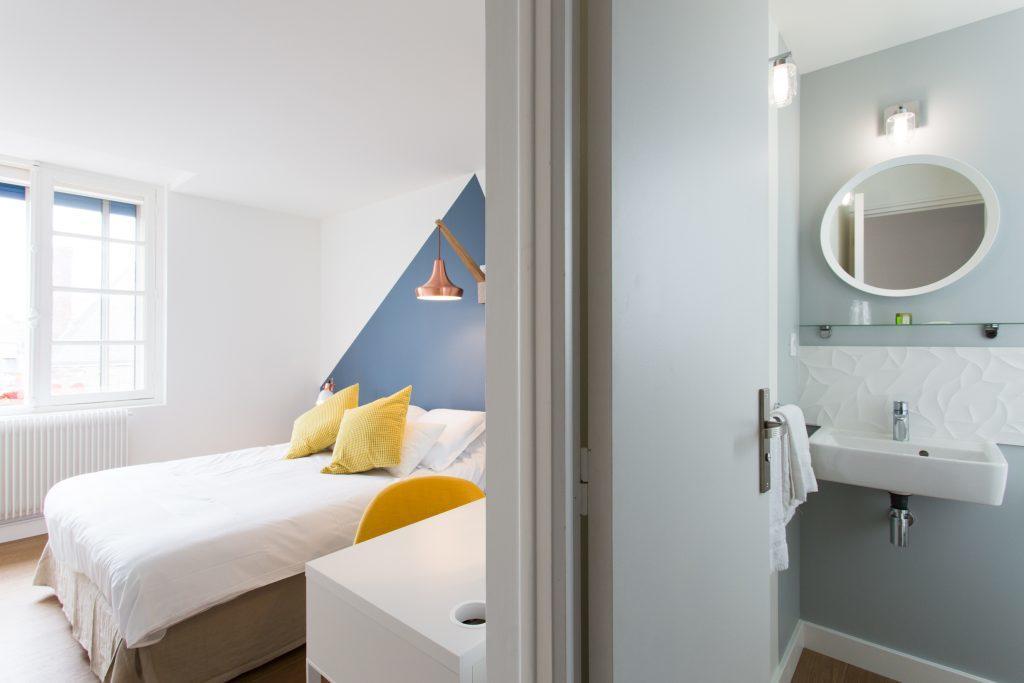 Logis Hotel Restaurant Le Commerce Guichen Екстер'єр фото